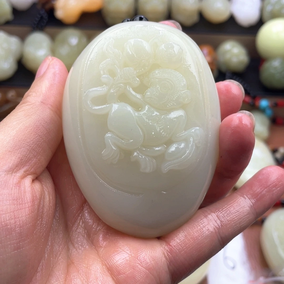 感***生石材天然古青石手把件