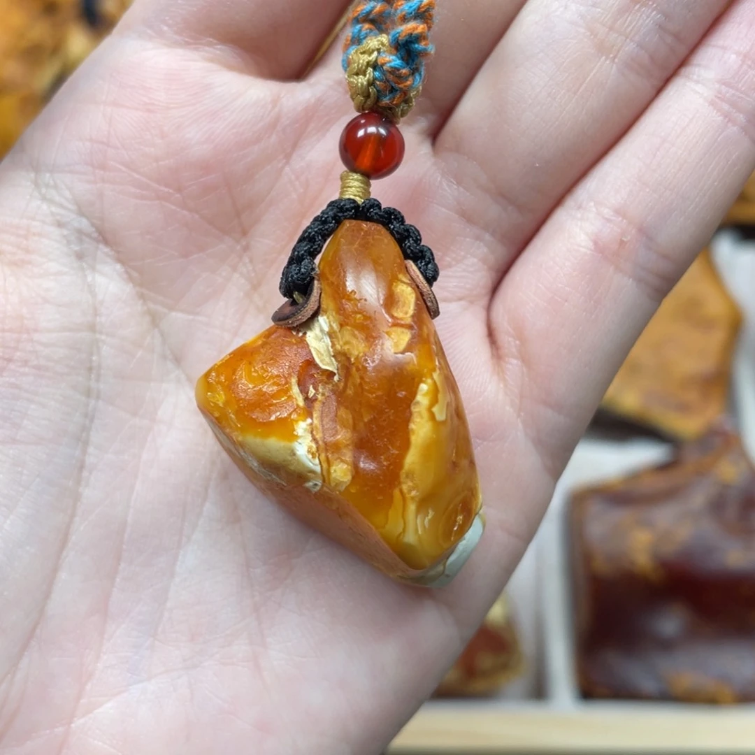 琥珀珠宝奇石未镶嵌