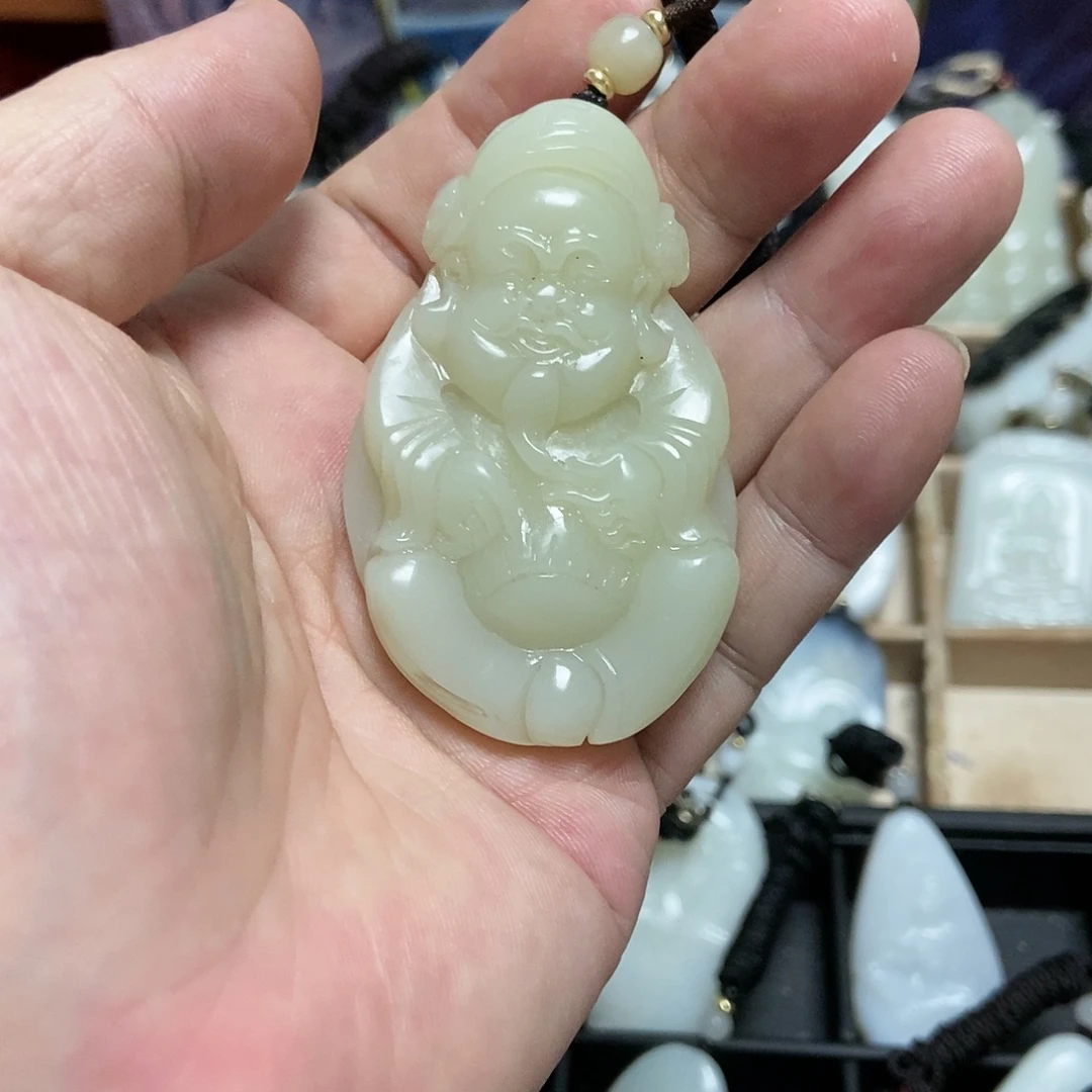 *****和田玉未镶嵌颈饰
