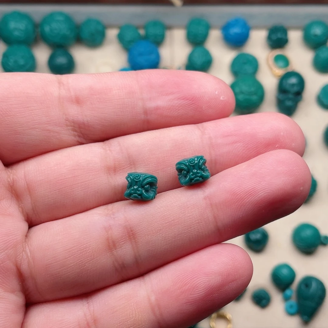 【闪购商品】玻璃颈饰醒狮8×7一对