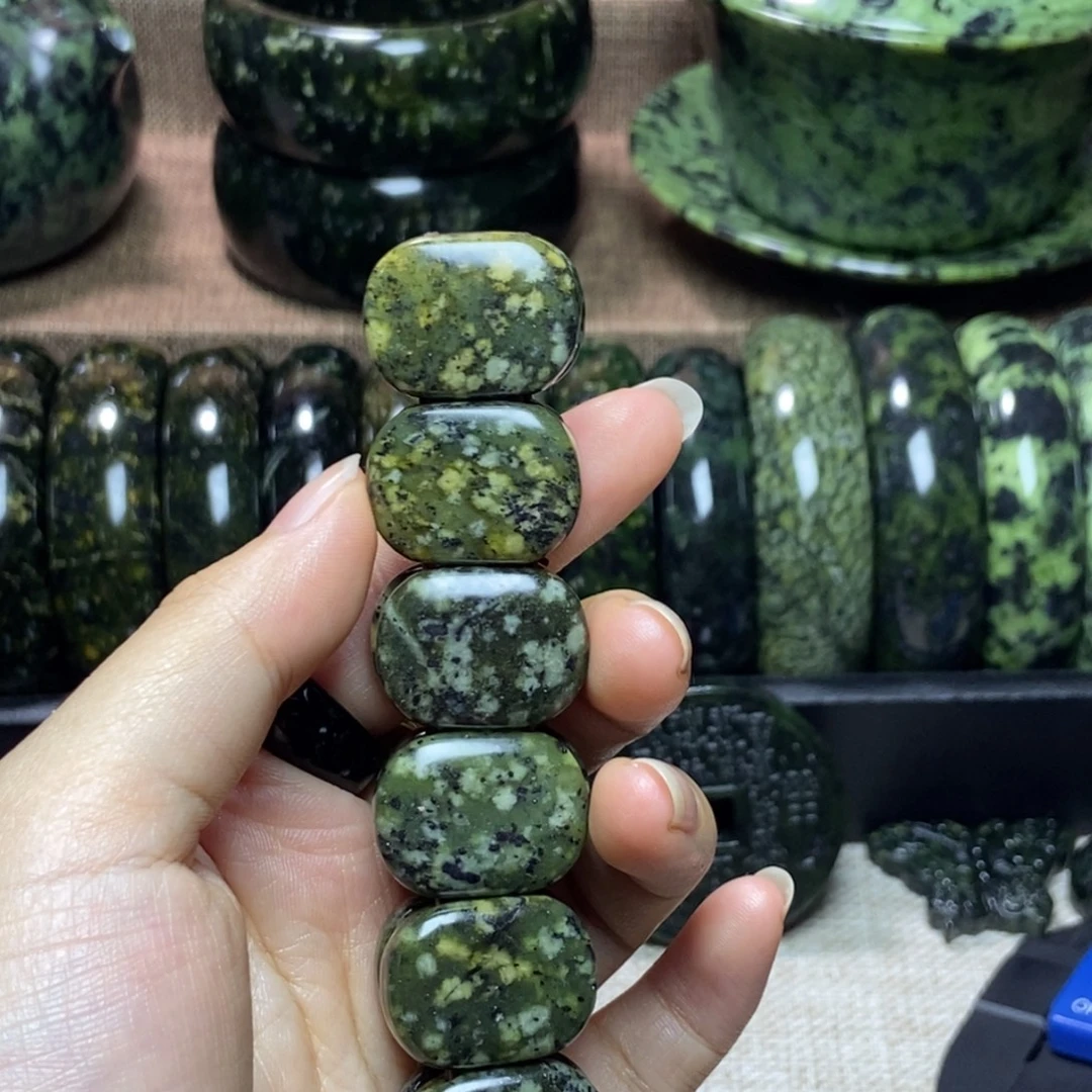 平***福蛇纹石玉未镶嵌药王石