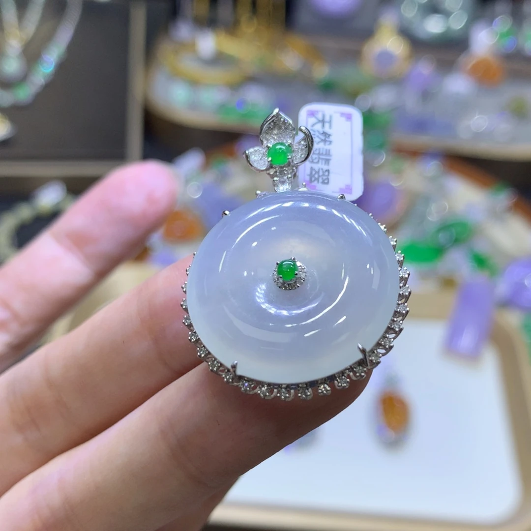翡翠18K金镶嵌颈饰翡翠吊坠项链