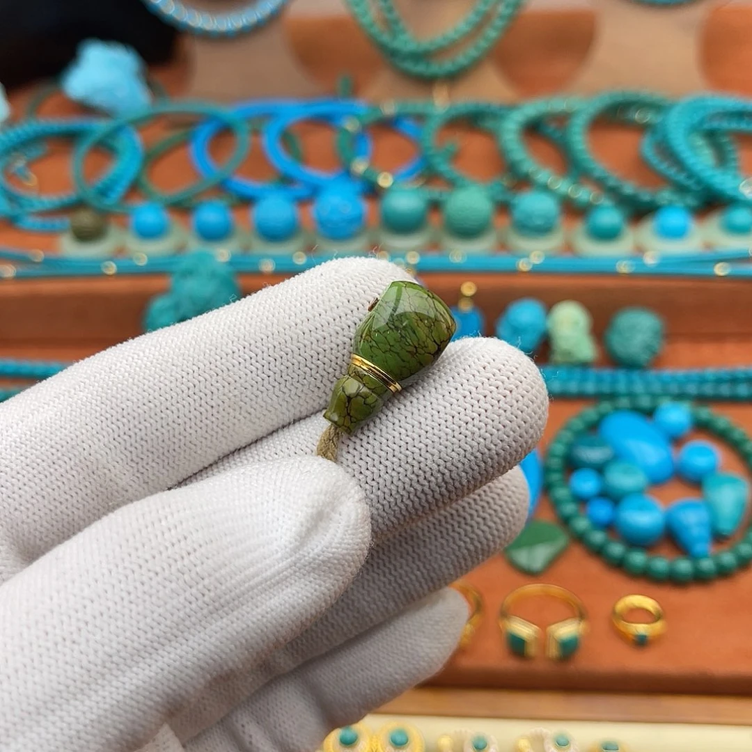 绿松石18K金镶嵌珠宝奇石