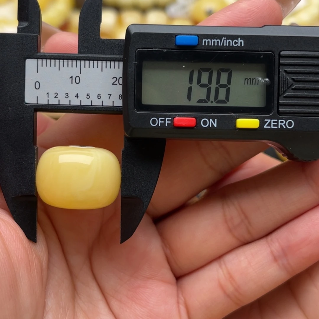 琥珀未镶嵌裸石蜜蜡墩子笑