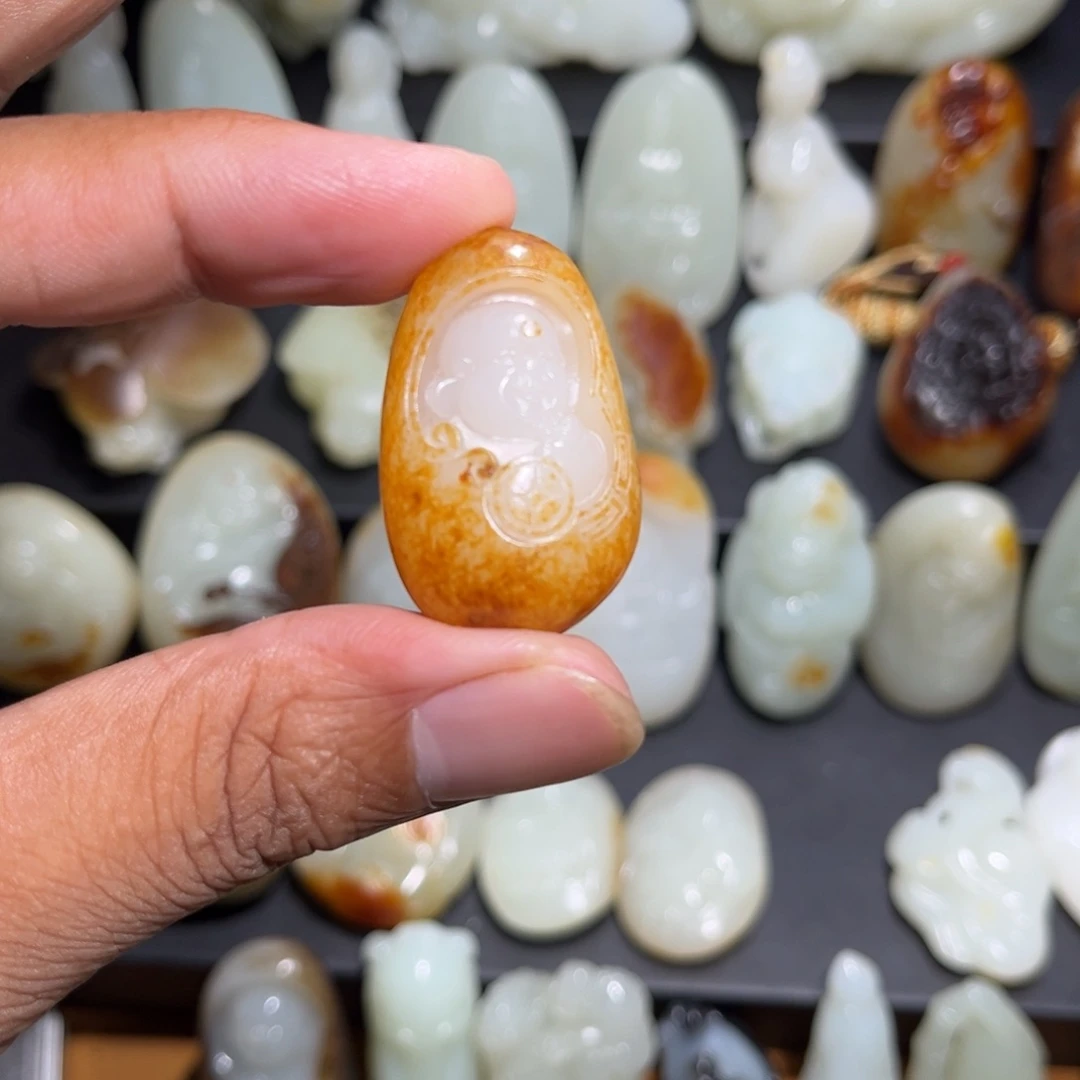 三***妈颈饰未镶嵌和田玉