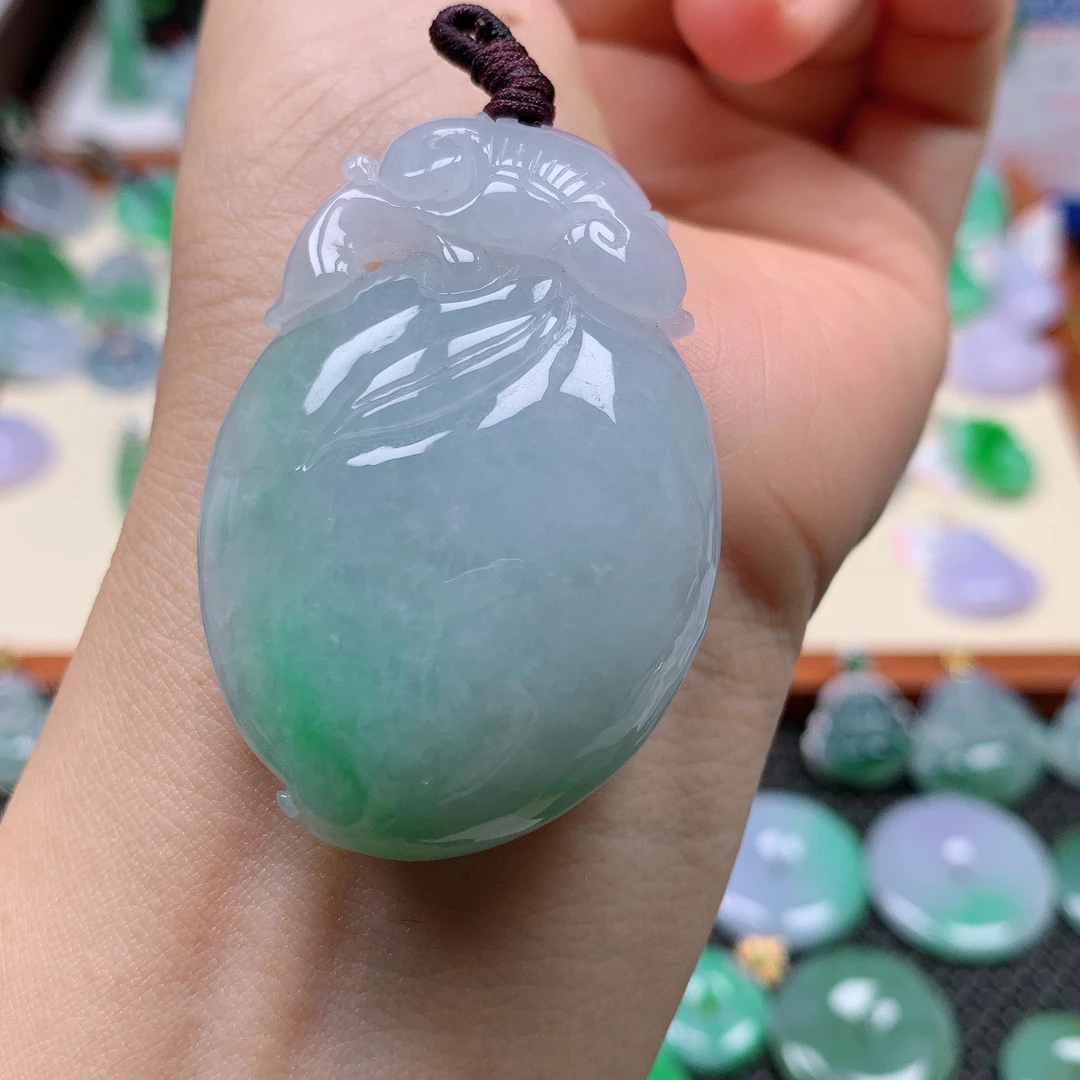 缅甸天然A货翡翠，飘绿寿桃 编号446/605尺寸50！5-35.7-12.6