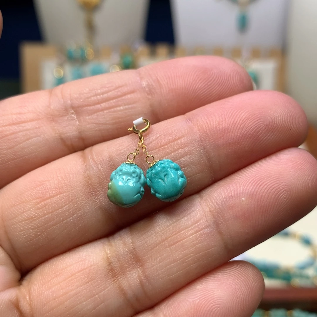 18K金镶嵌绿松石貔貅挂件