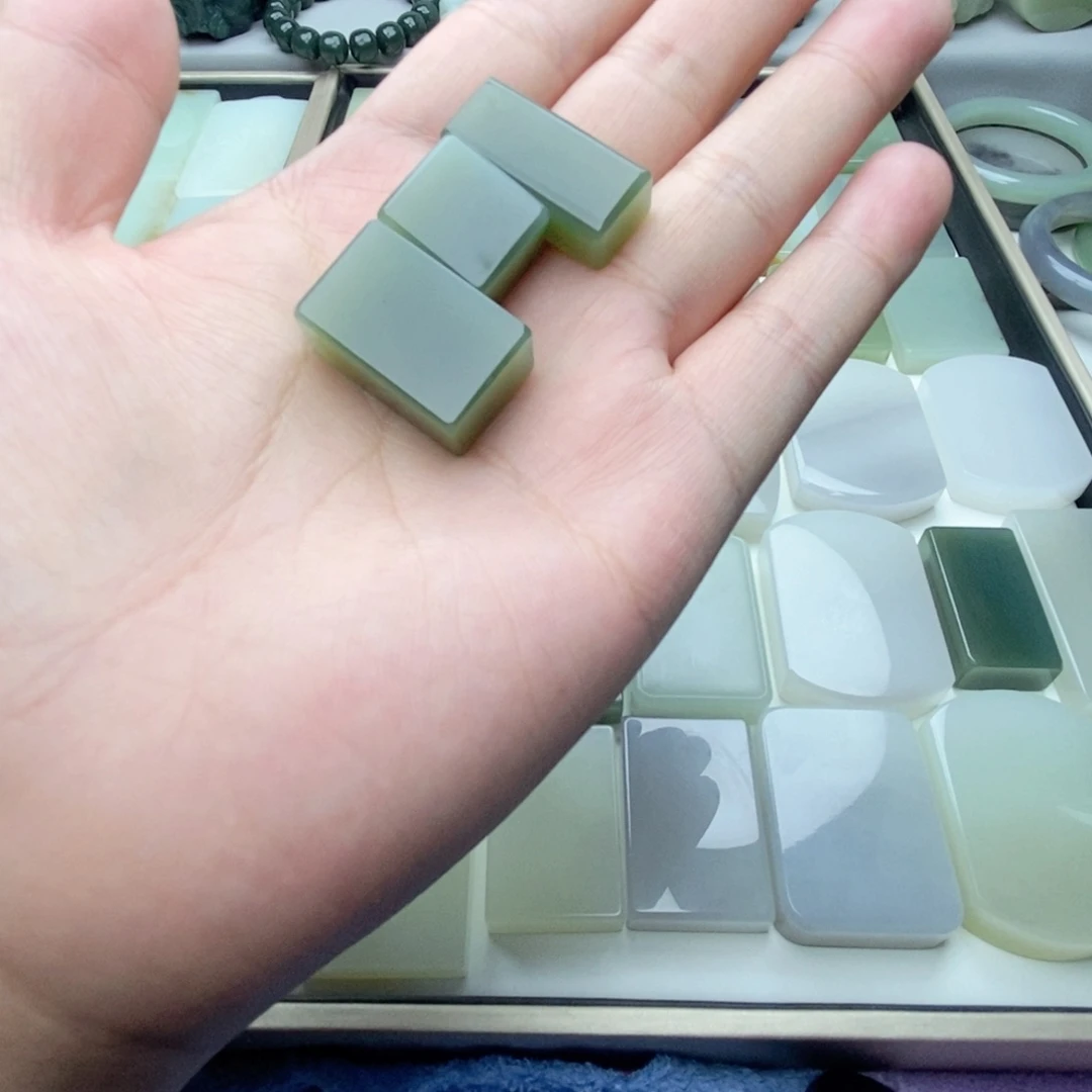 和田玉未镶嵌颈饰春****●