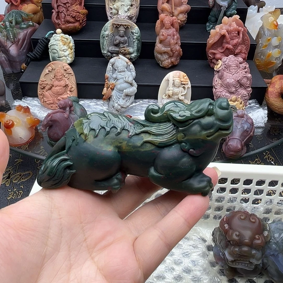 石英质玉未镶嵌颈饰