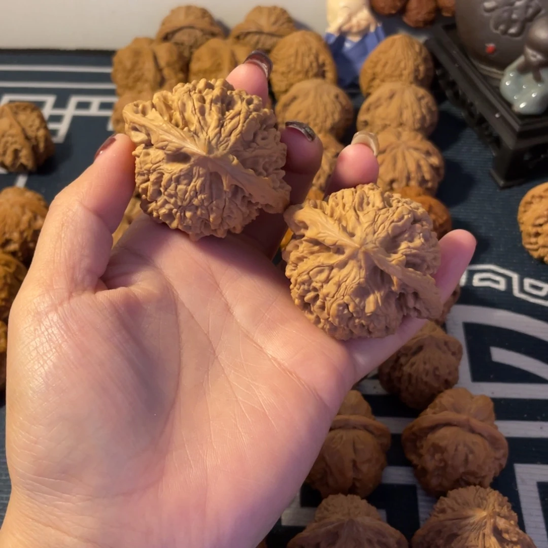 文玩核桃吊坠大***萄官帽54