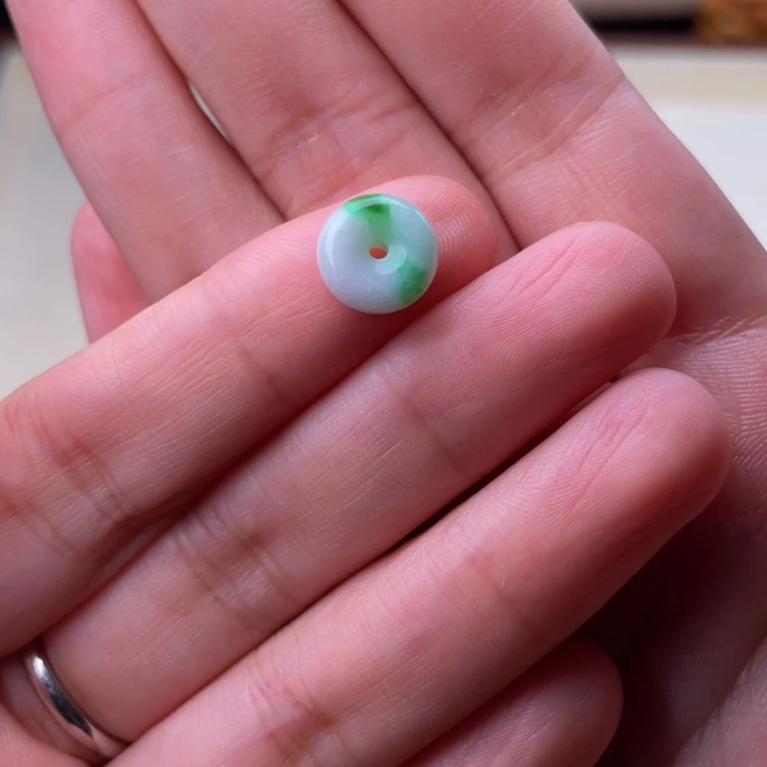 翡翠未镶嵌颈饰小平安扣10.*4.6