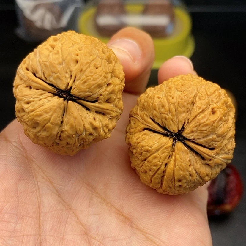 【闪购商品】把件文玩核桃34尺蛇皮球