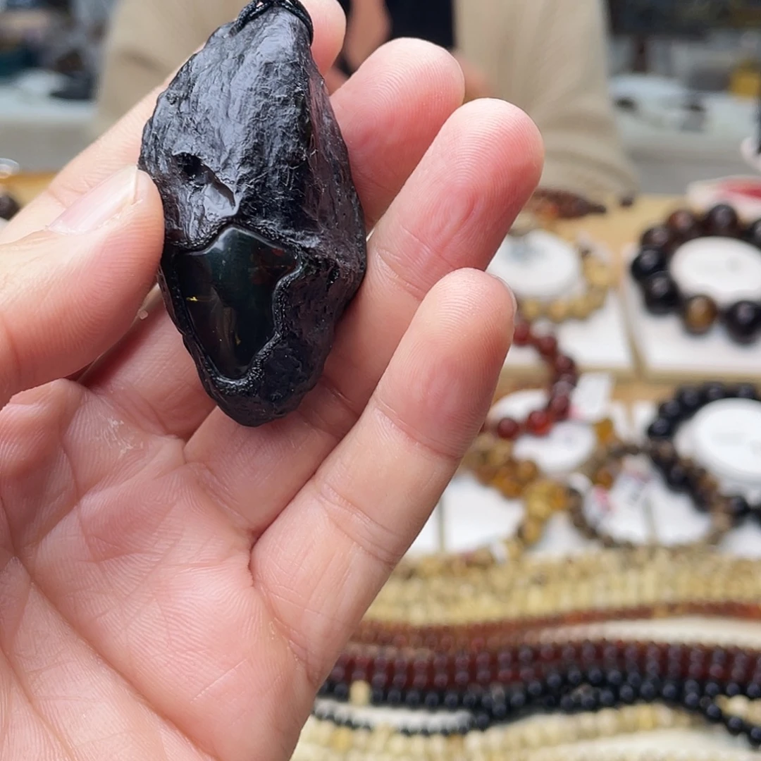 磊***琥珀未镶嵌裸石大