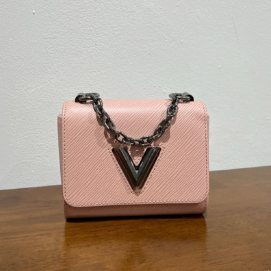 99新 LouisVuitton/路易威登 樱花粉水波纹Twist bb 单肩斜挎包