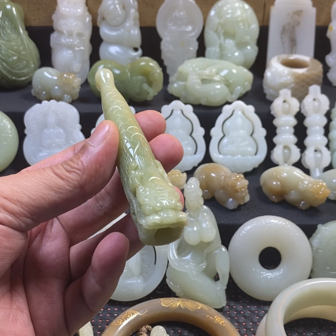 未镶嵌和田玉挂件