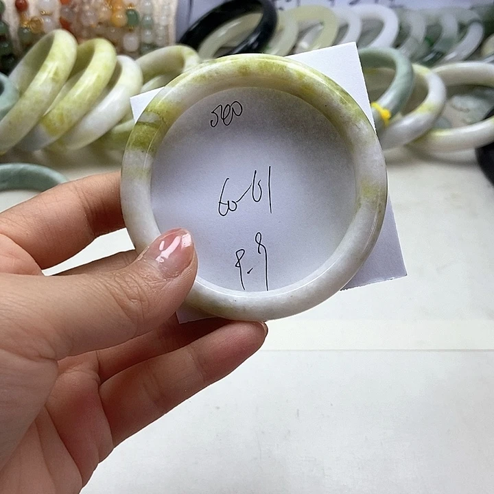 石英岩玉手镯未镶嵌