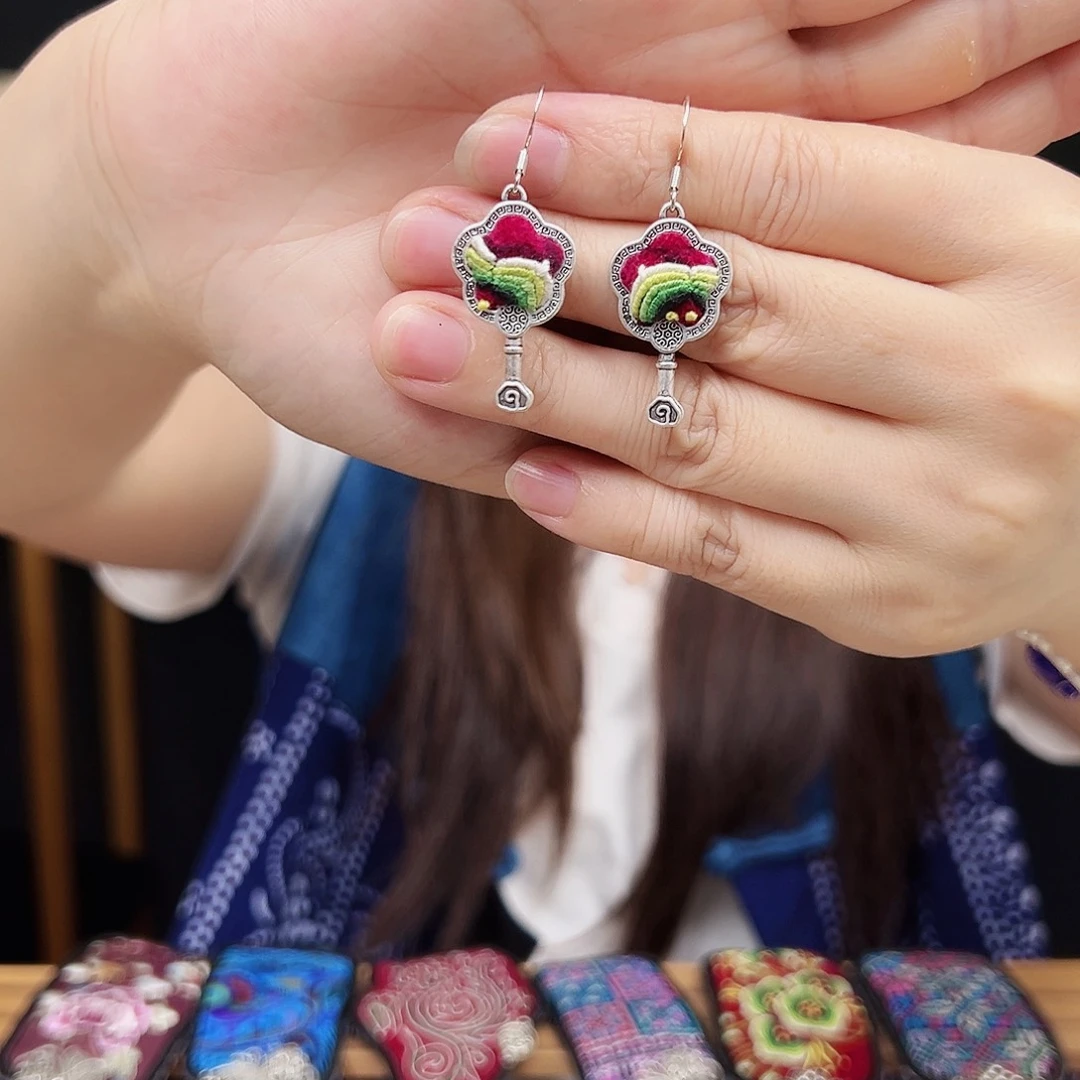 黄铜925银布艺手工刺绣