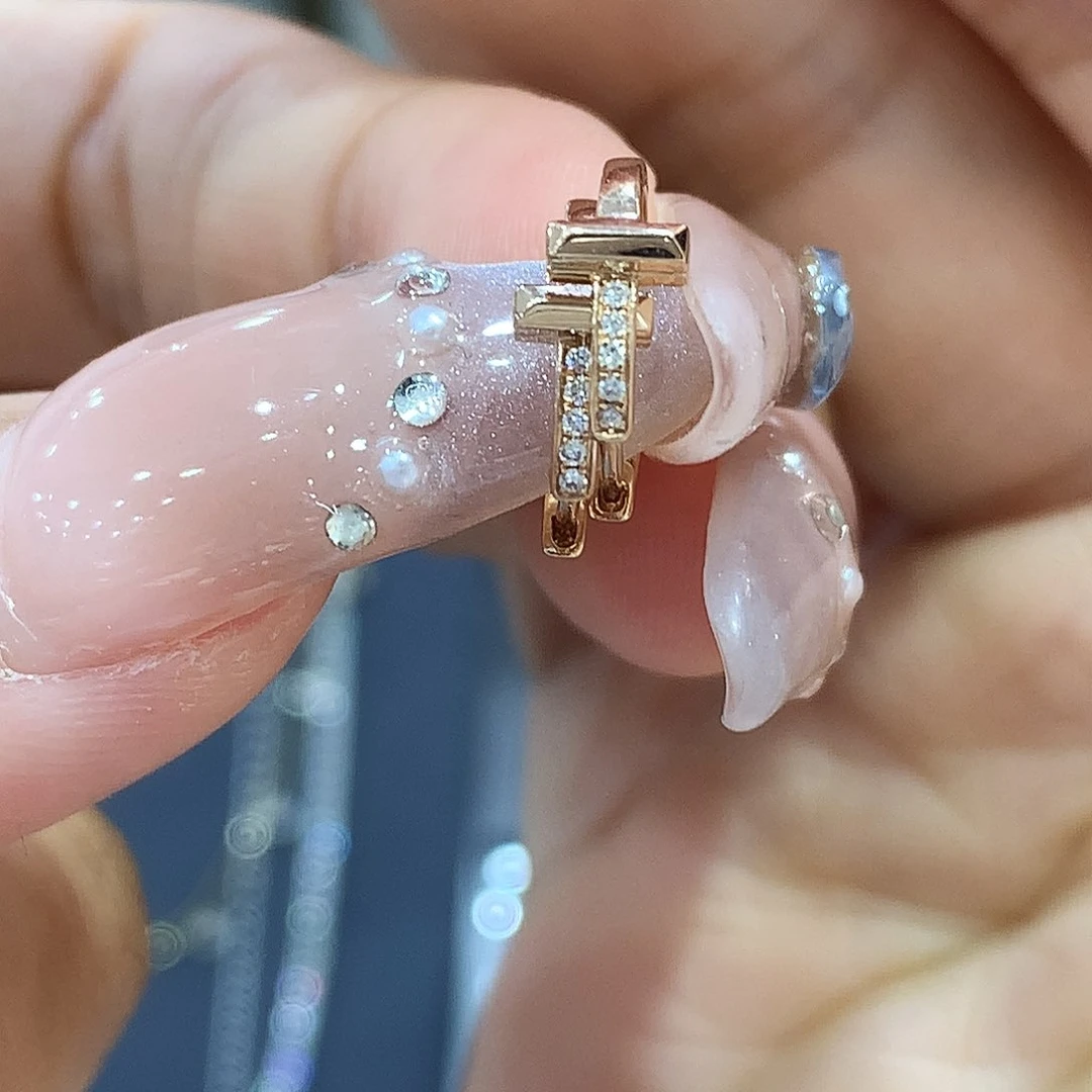 耳饰18K金镶嵌钻石玫瑰金耳包