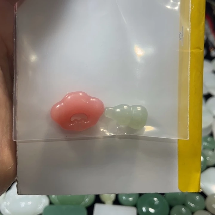 石英质玉未镶嵌颈饰