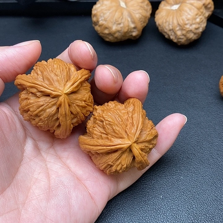 流***人文玩核桃把件白奔
