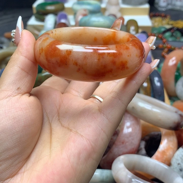 未镶嵌手镯石英质玉墨*