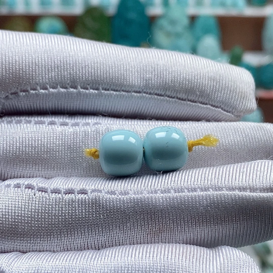 卓***奥绿松石未镶嵌珠宝奇石