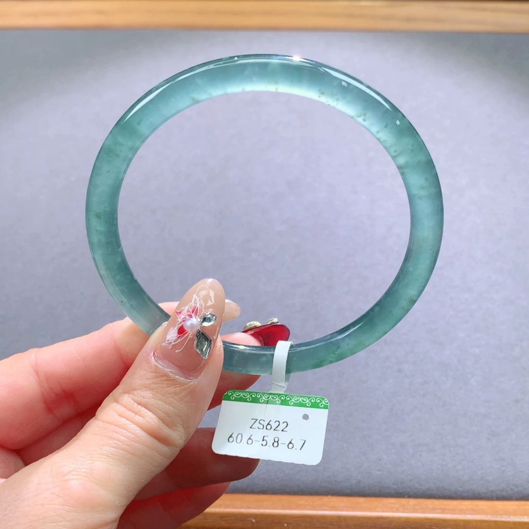 翡翠手镯未镶嵌天然翡翠手镯叮当镯