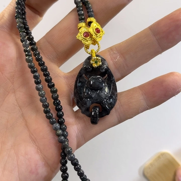 翡翠吊坠(赠链)未镶嵌代编织