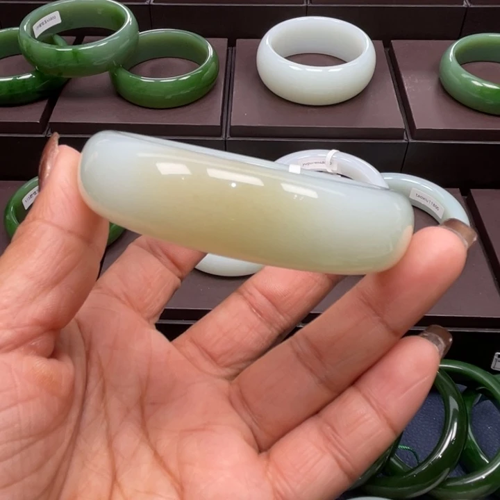 和田玉未镶嵌手镯57.58