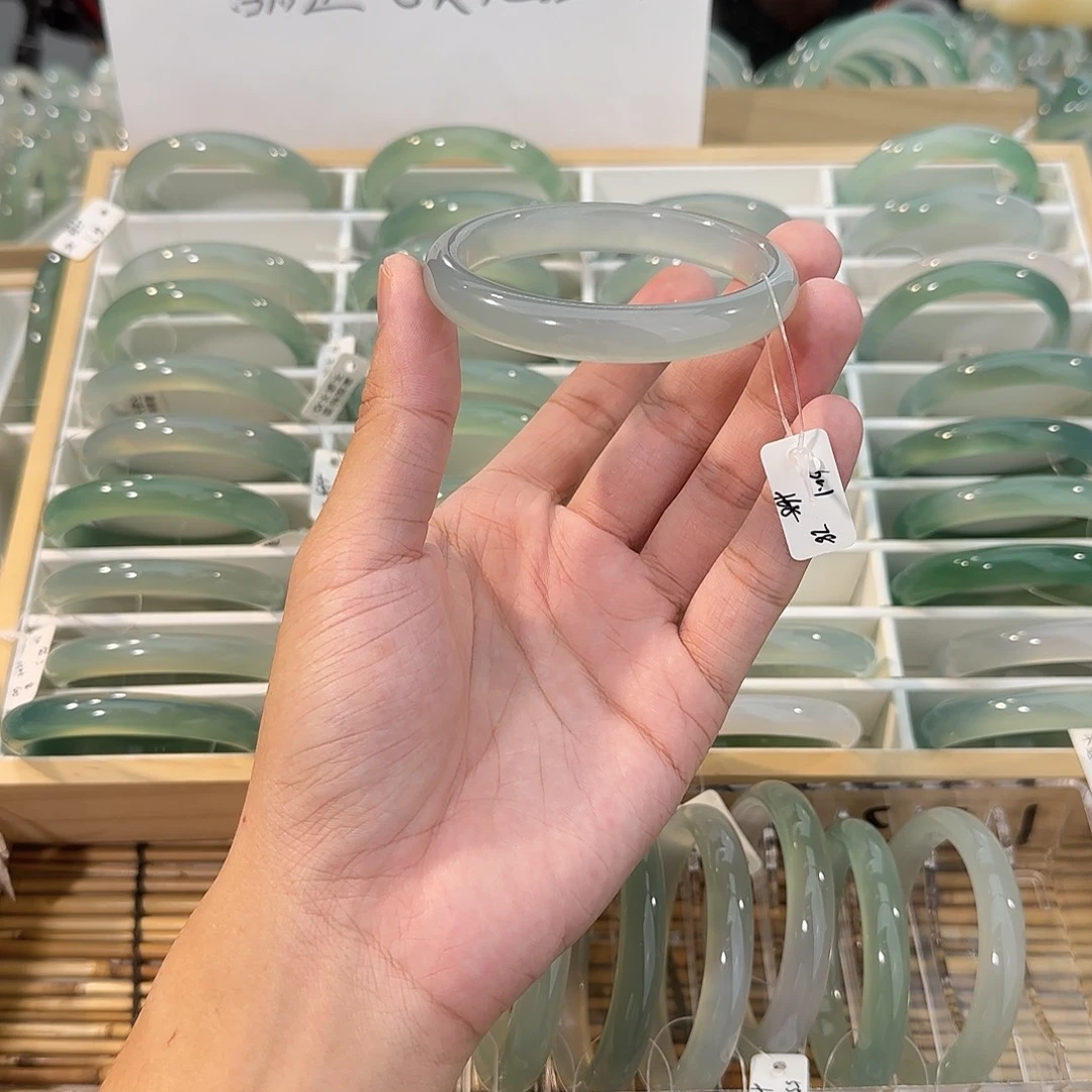 玛瑙/玉髓未镶嵌手镯圈口60.1