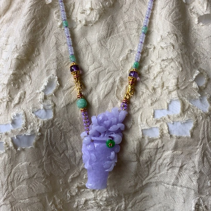 翡翠未镶嵌吊坠(赠链)