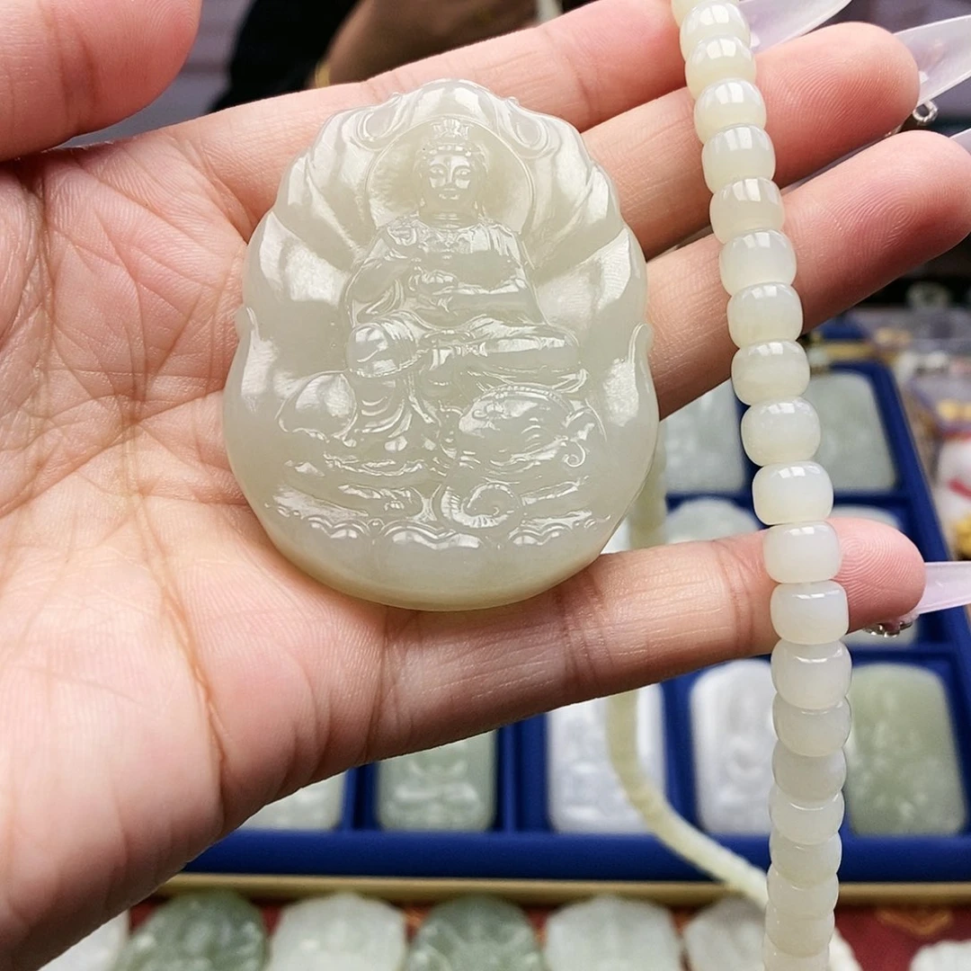 【闪购商品】和田玉颈饰未镶嵌刚*