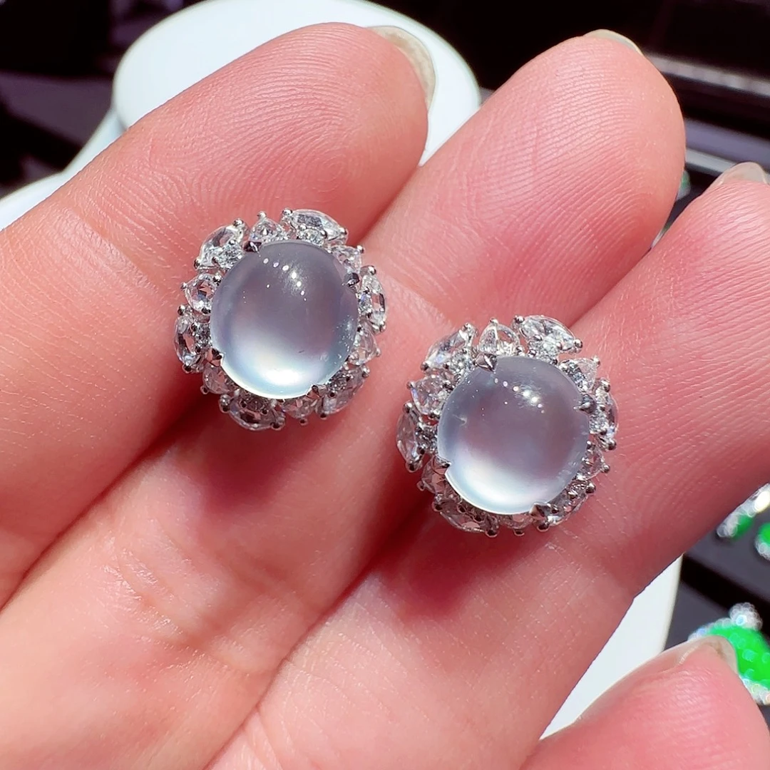 18K金镶嵌翡翠耳饰耳钉