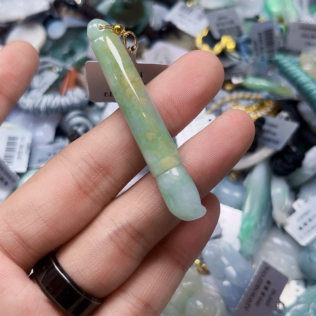 翡翠未镶嵌颈饰翡翠A货吊坠