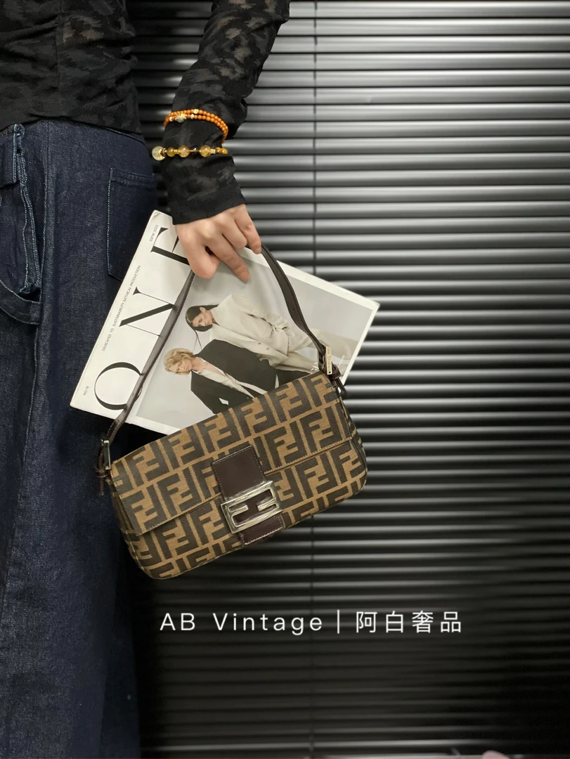 95新 FENDI/芬迪 阿白奢品｜芬迪 老花法棍包