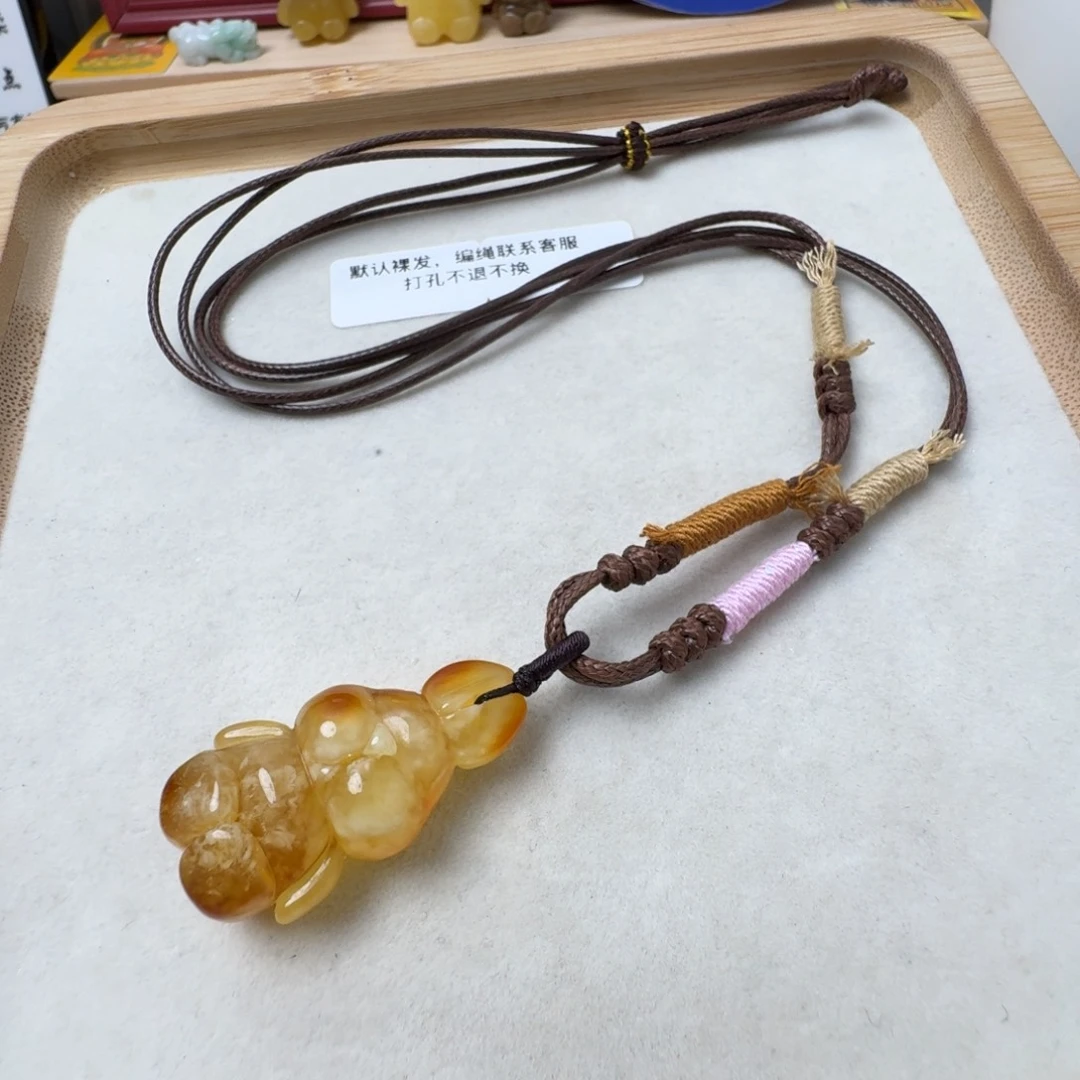 周***.蜜蜡未镶嵌珠宝奇石超过七天不退不换，有瑕疵
