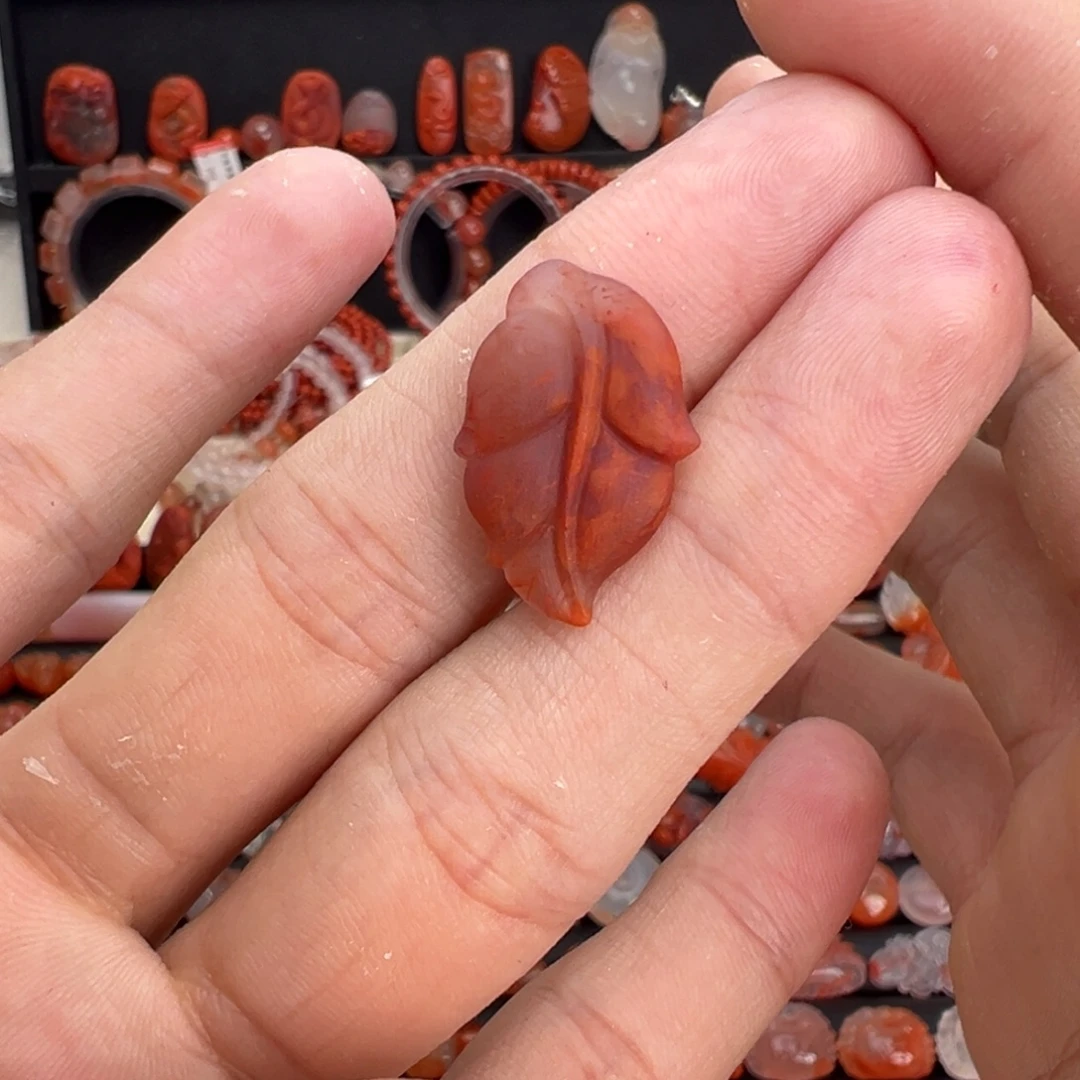 南红玛瑙未镶嵌颈饰叶子