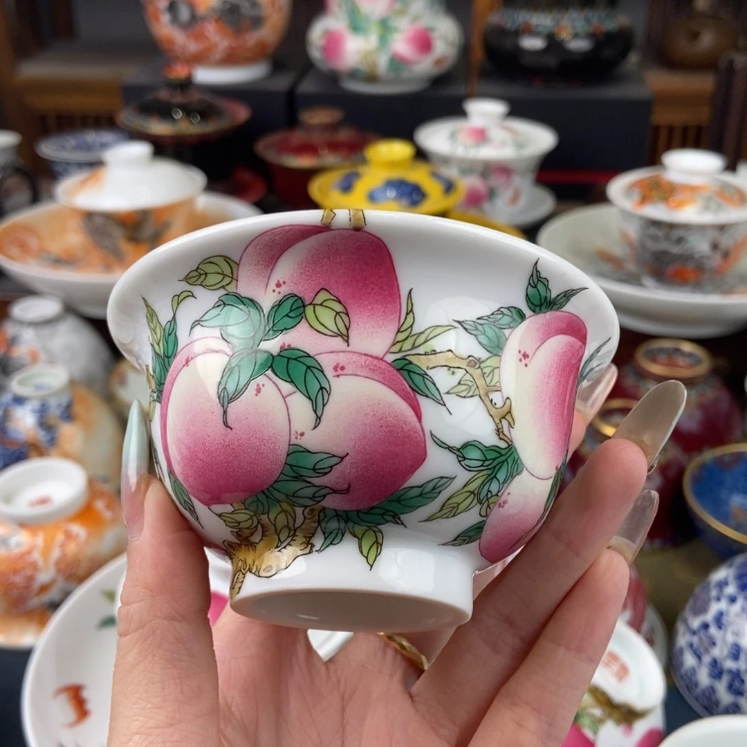 陶瓷艺术家的作品是一种