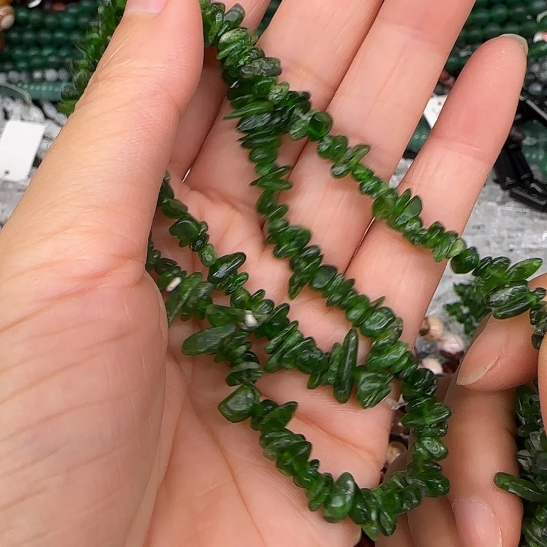 玛瑙/玉髓合金珠宝半成品透辉石6-8mm随形一条