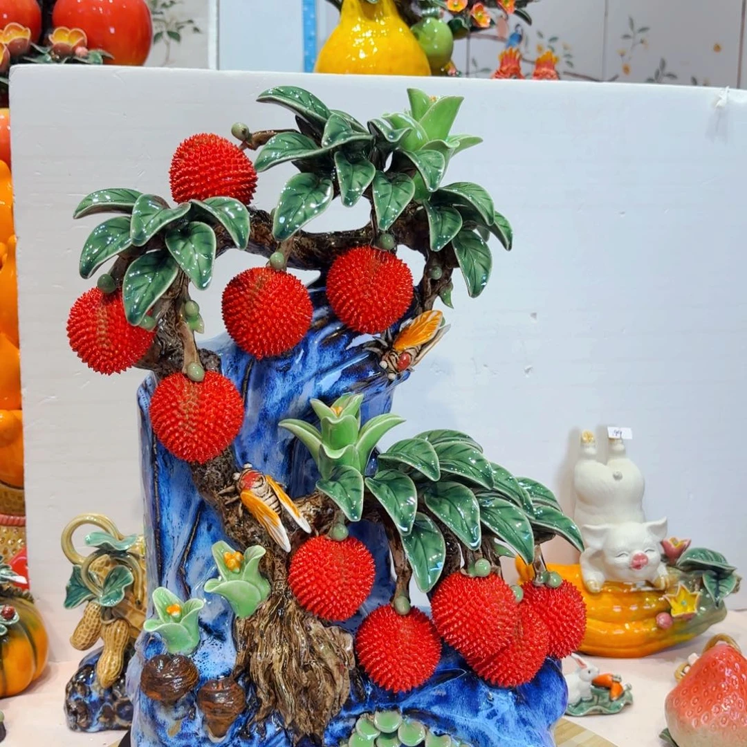 陶瓷高山荔枝摆件