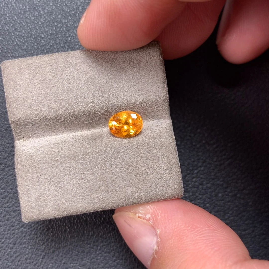 未镶嵌裸石石榴石（芬达石）裸石1.17ct