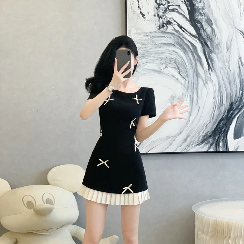 纯欲泡泡袖拼接连衣裙女夏季a字裙显瘦修身裙子法式赫本风小黑裙