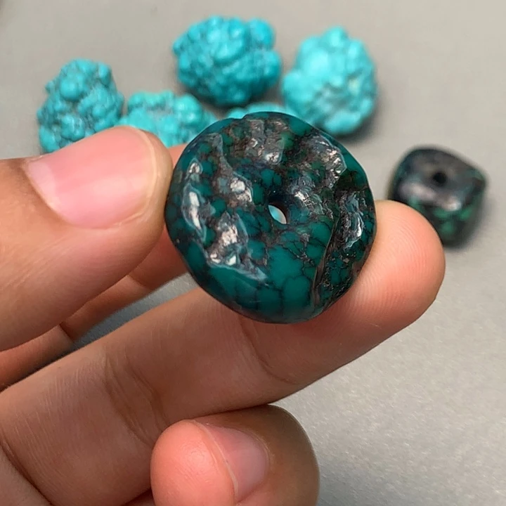 未镶嵌绿松石颈饰