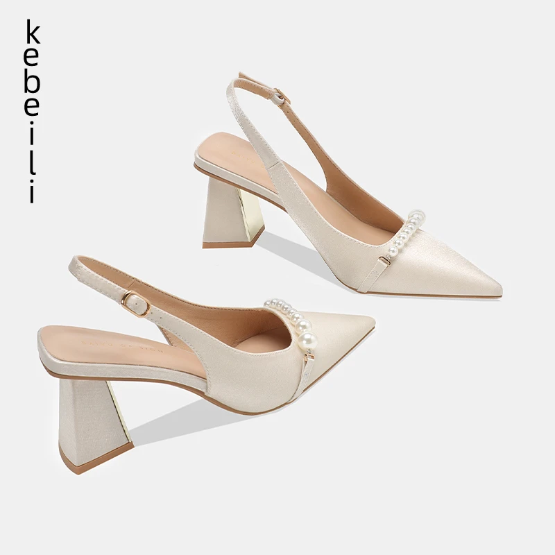 米白色包头凉鞋女粗跟尖头2025夏季新款法式配裙子一字扣带高跟鞋