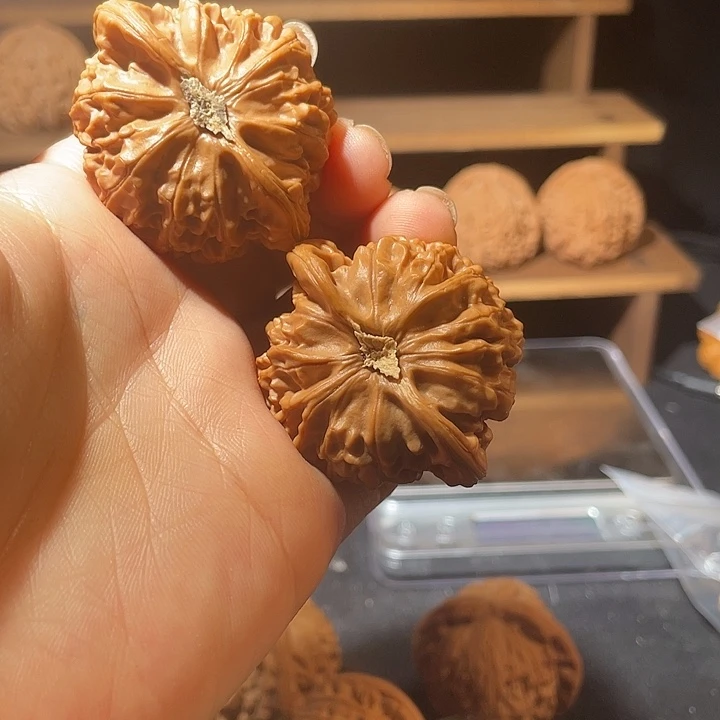 文玩核桃吊坠宫灯狮子头玉玺