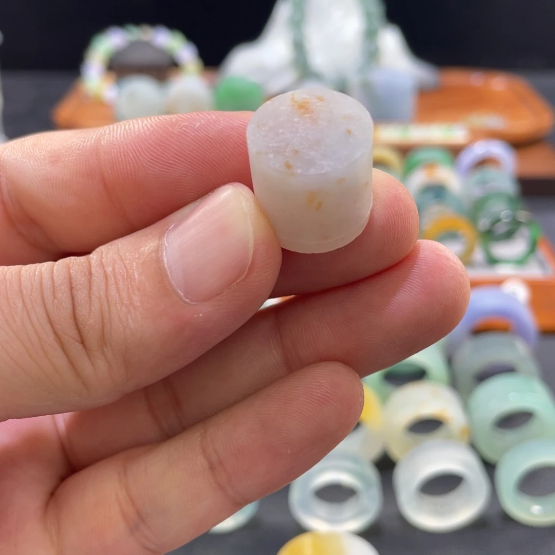 定制翡翠未镶嵌翡翠