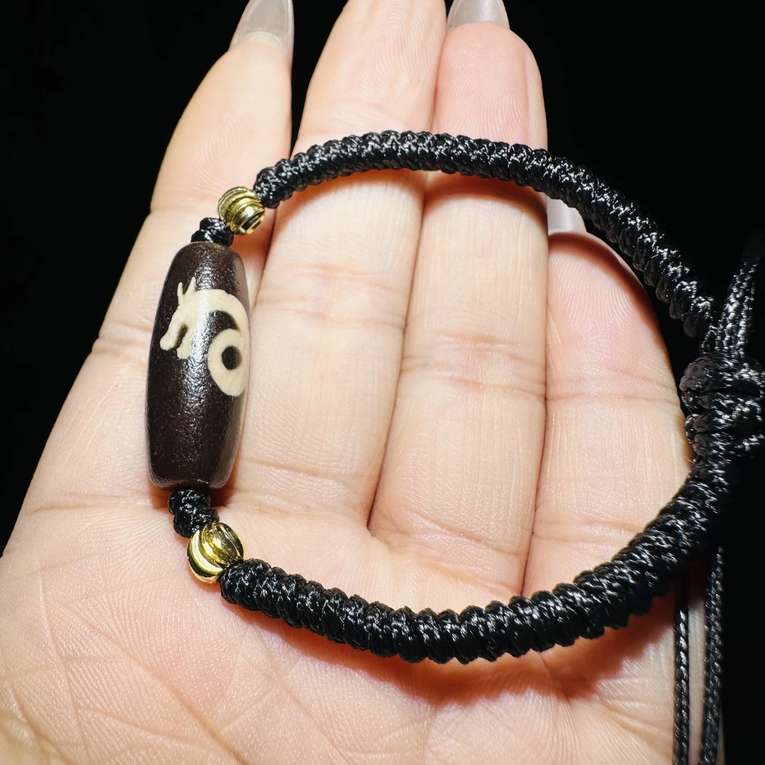 玛瑙酒红透光生肖龙守护图腾手链手串尺寸28×10毫米左右