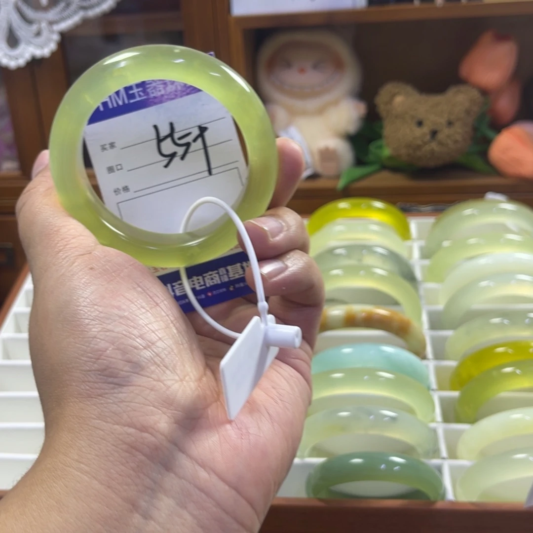 蛇纹石玉未镶嵌手镯301