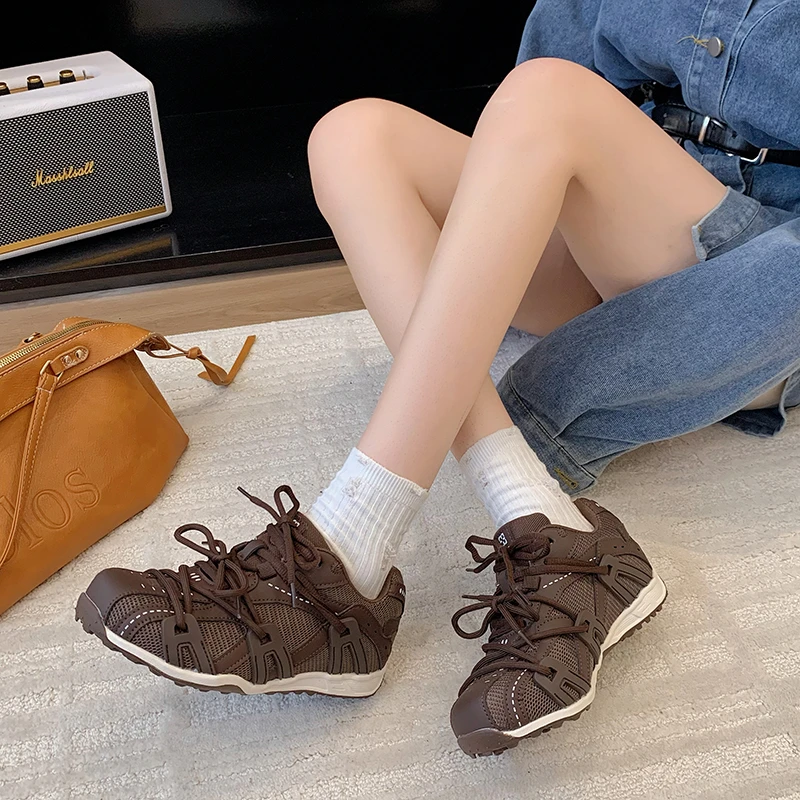 卡其色绑带德训鞋女2025秋冬新款超轻软底休闲增高运动登山跑步鞋
