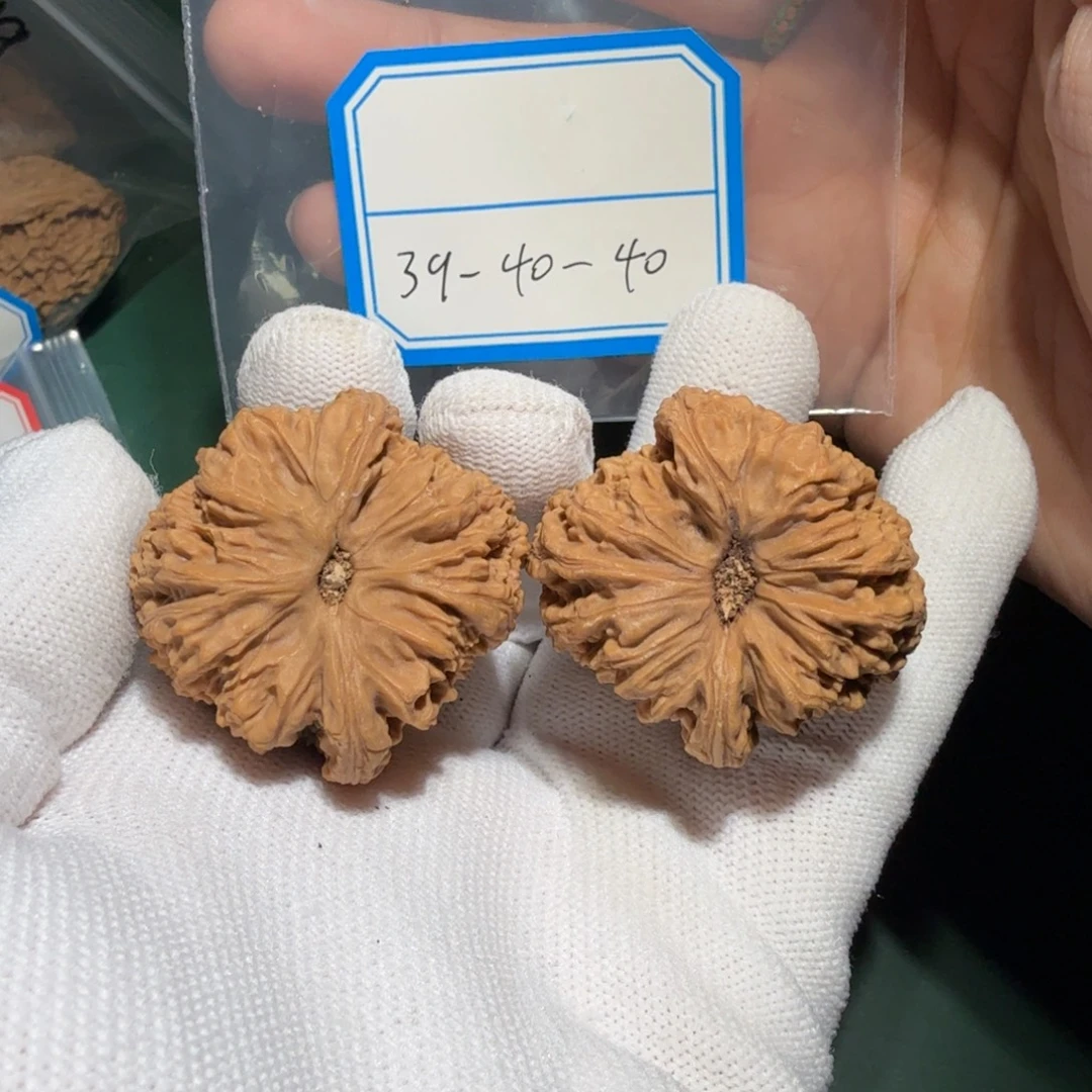 文玩核桃吊坠南疆留疤拉丝029